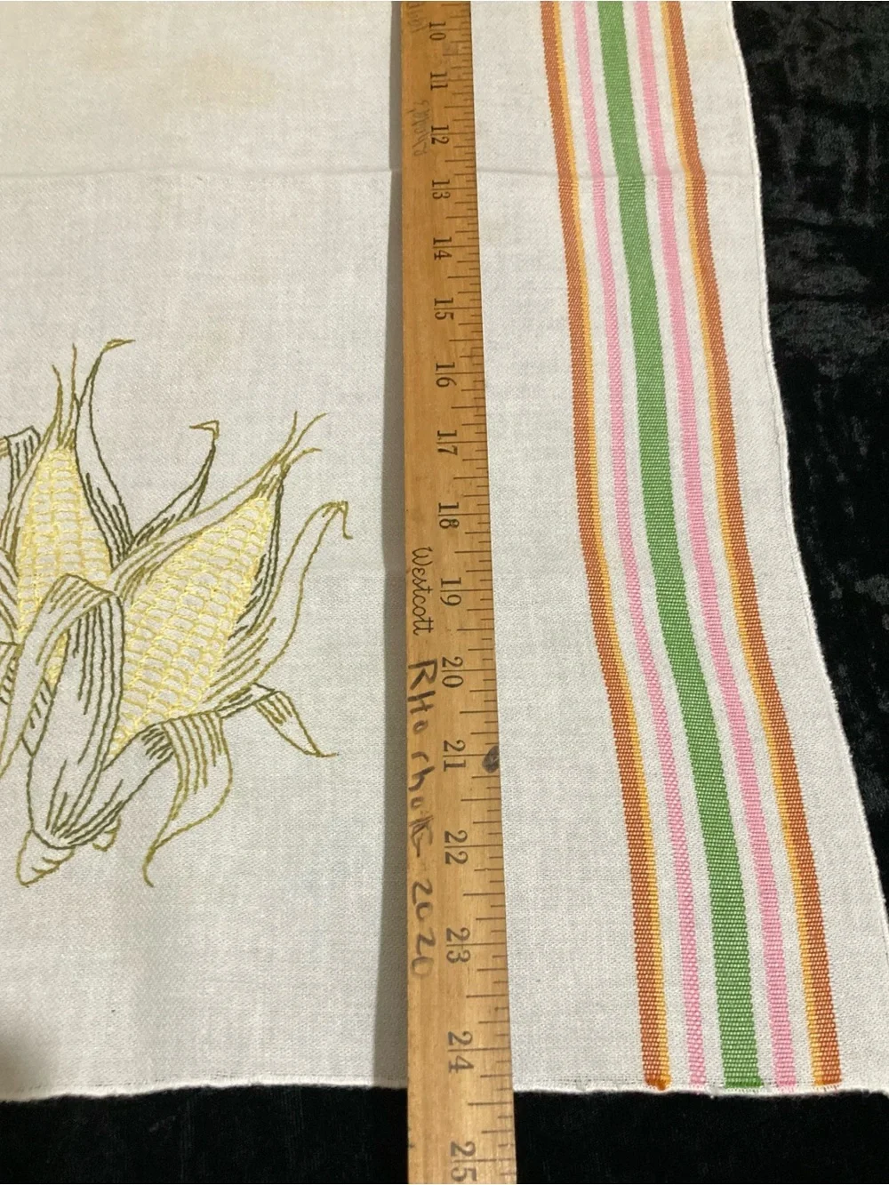 Vintage Hand Embroidered Tea / Dishtowel. 24x16 inches
